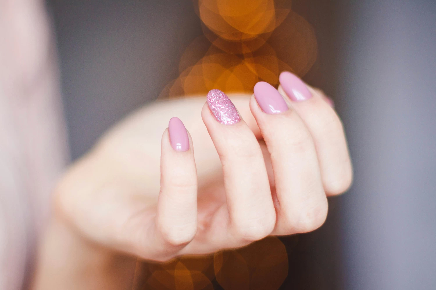 Acrylic Nails vs. Gel Nails: Which Is Right for Your Lifestyle?